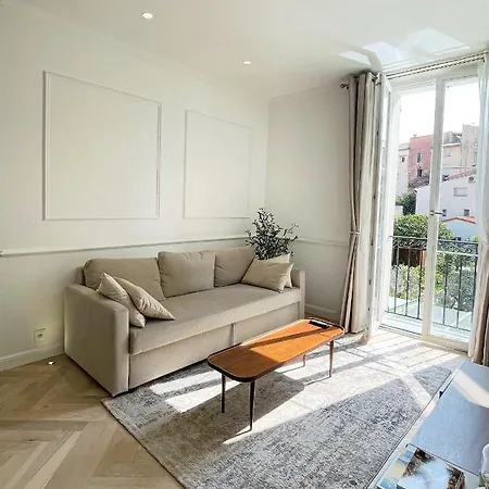 Magnifique Sur Jardin - Vieil 아파트