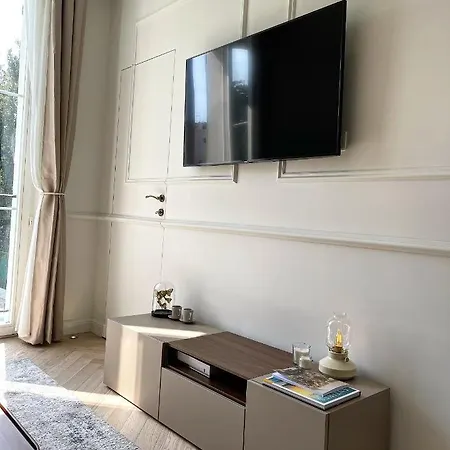 Magnifique Sur Jardin - Vieil 아파트 *